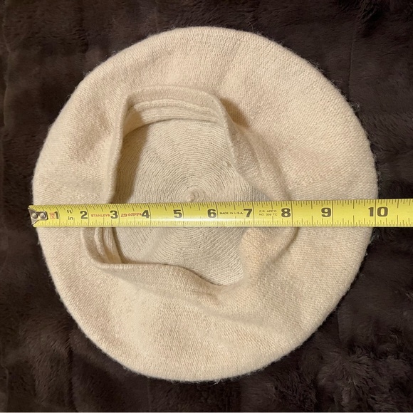 Cream Beret Hat - Picture 3 of 4